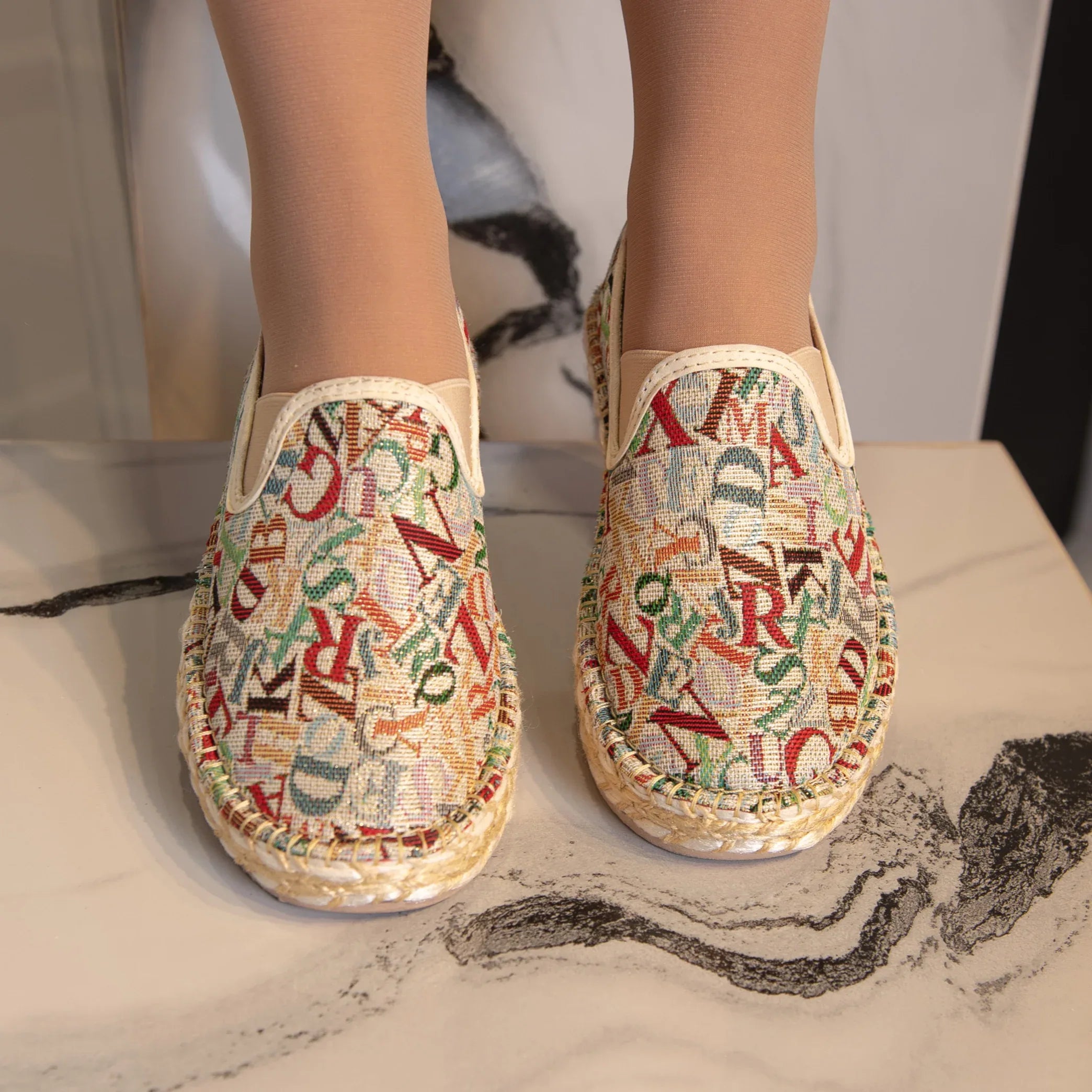 BRILLELY DAMA - BELLS