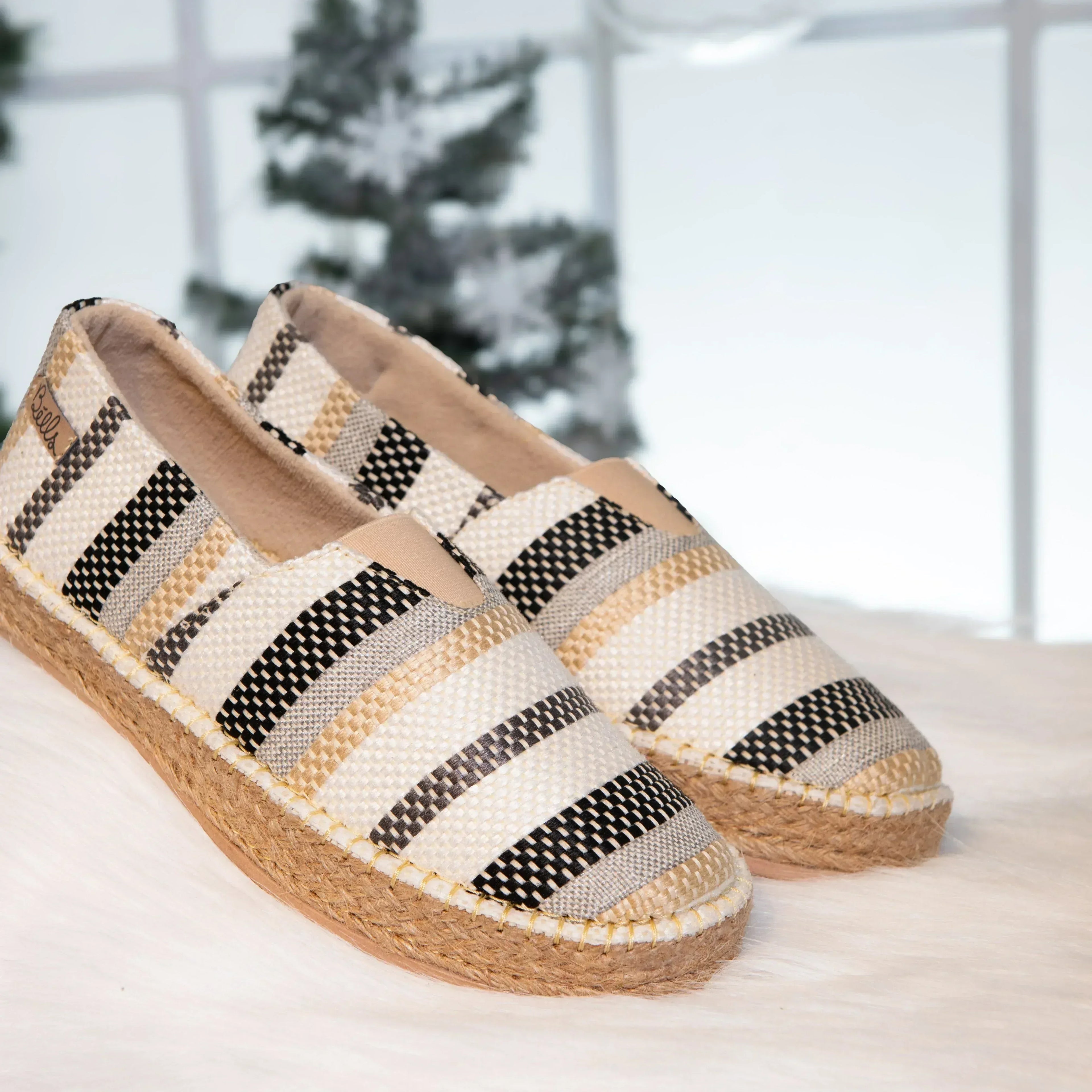 KEY WEST DAMA - BELLS