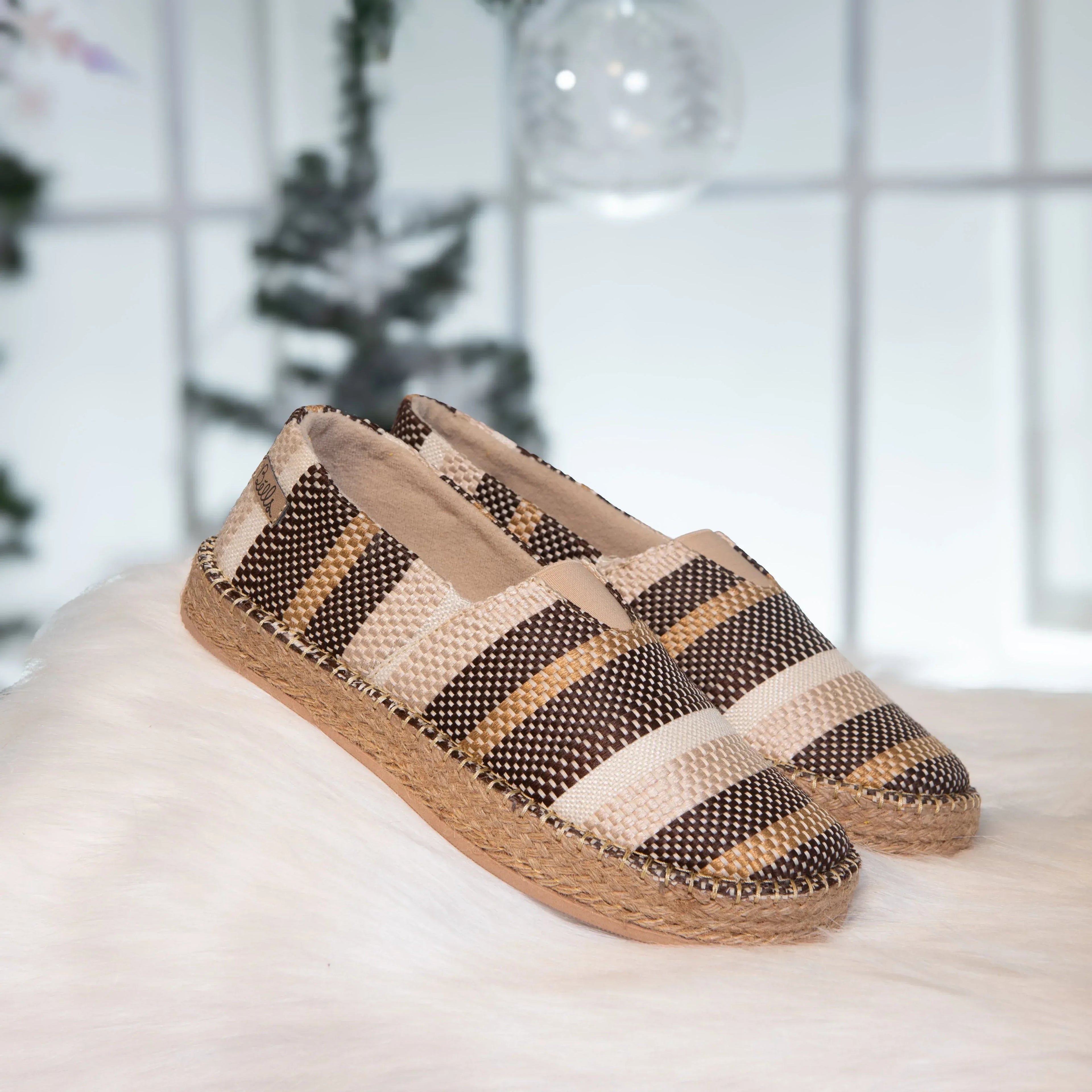 KEY WEST DAMA - BELLS