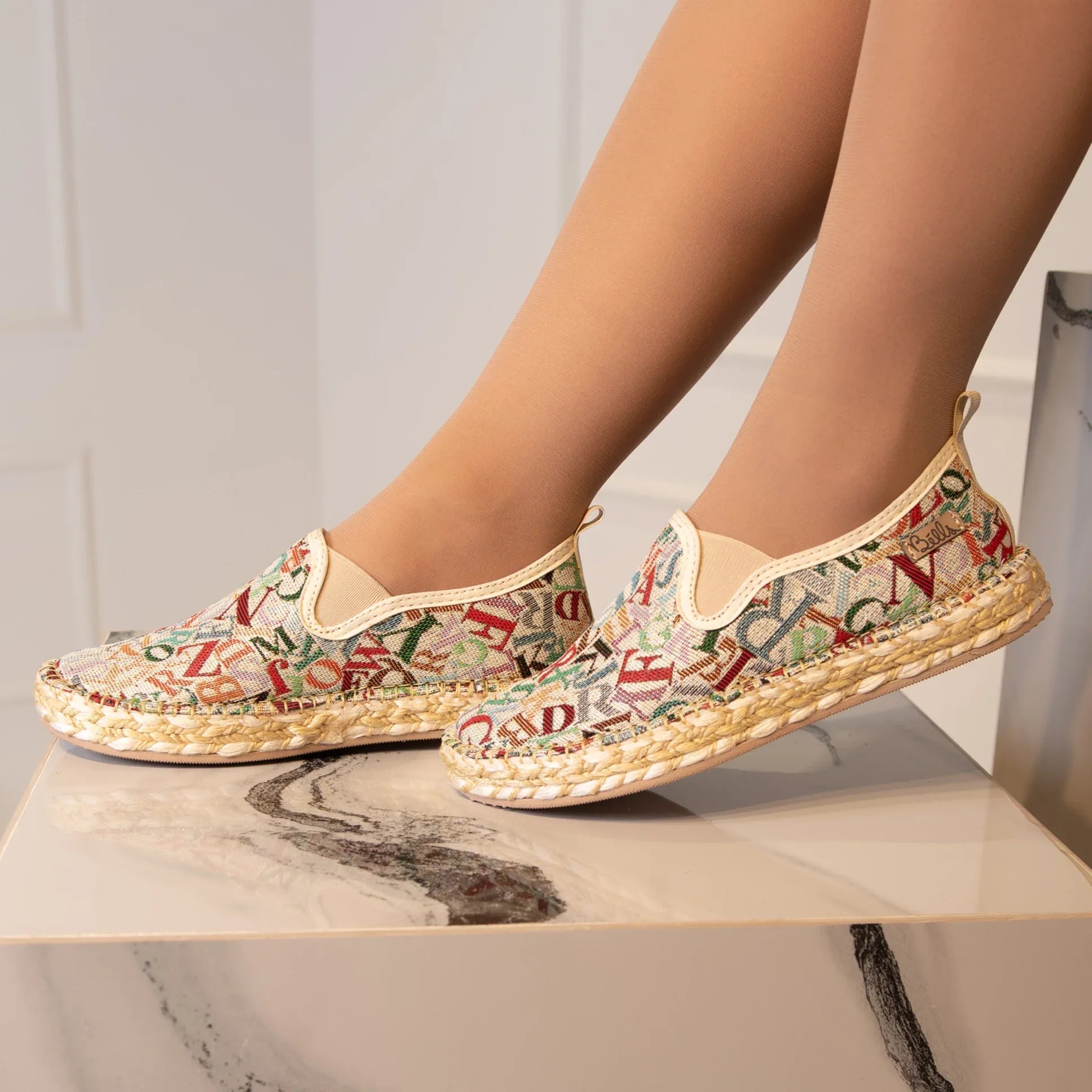 BRILLELY DAMA - BELLS