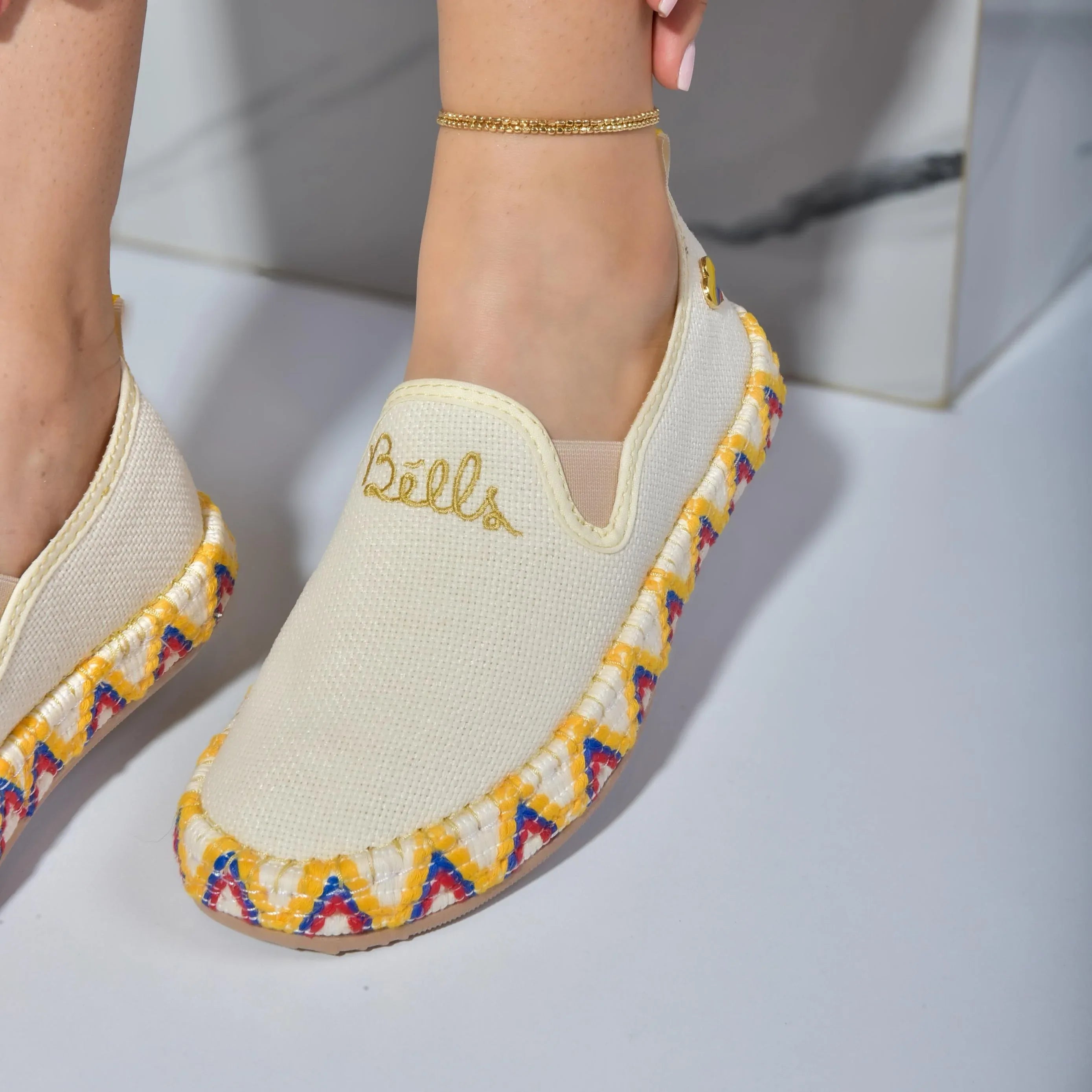 TIERRA QUERIDA DAMA - BELLS